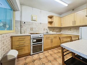 Kitchen- click for photo gallery